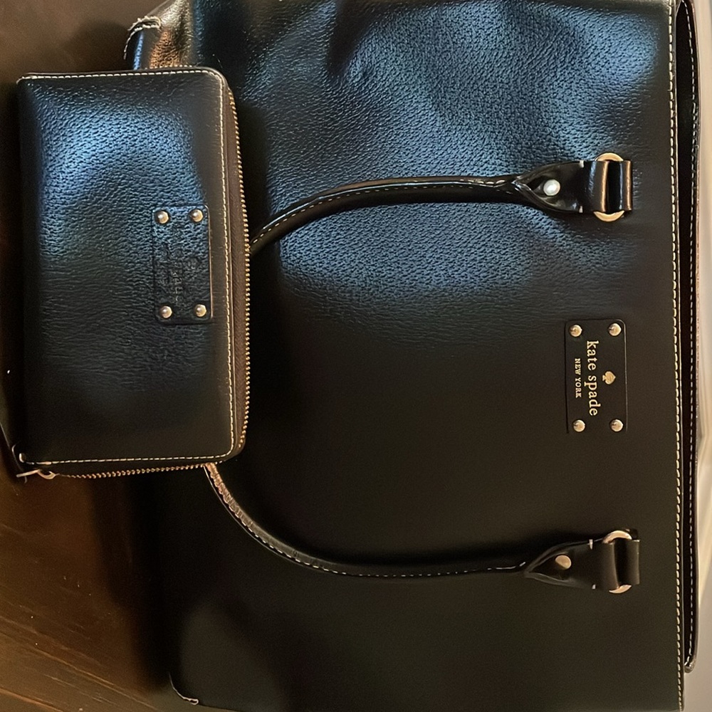 Kate Spade outlet bag/matching wallet EXCELLENT con defect by label Pic shown